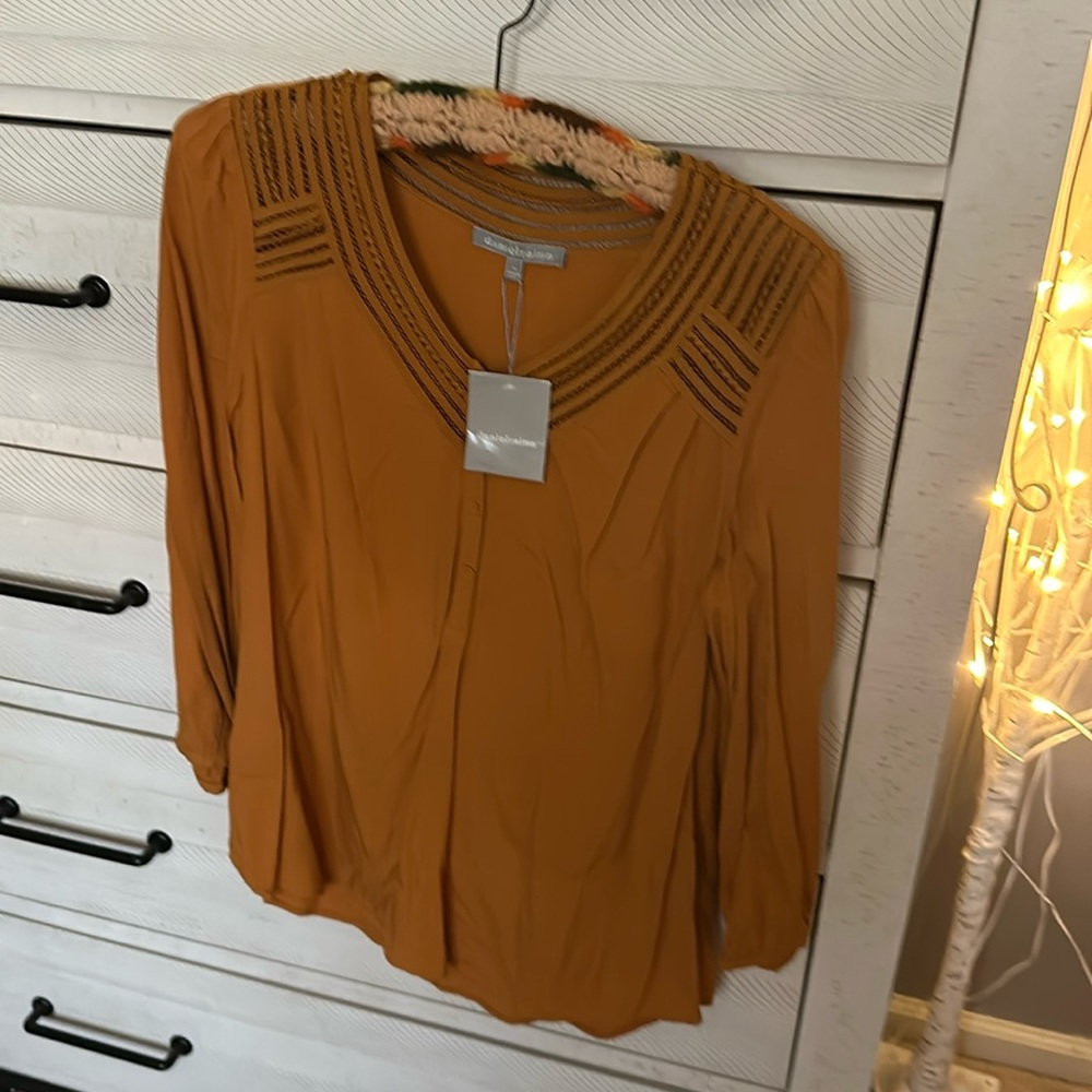 NWT DanielRainn blouse